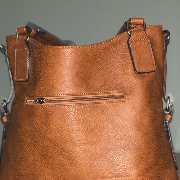 Stylish hand bag and wallet set. A great gift with many pockets and slots. - Picture 6 of 8